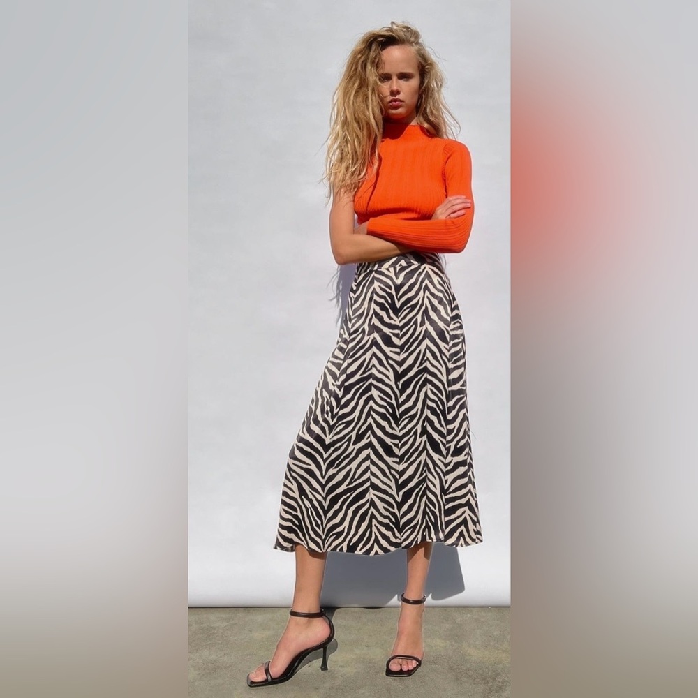 Zara Black and White Animal Print Maxi Skirt Size Medium